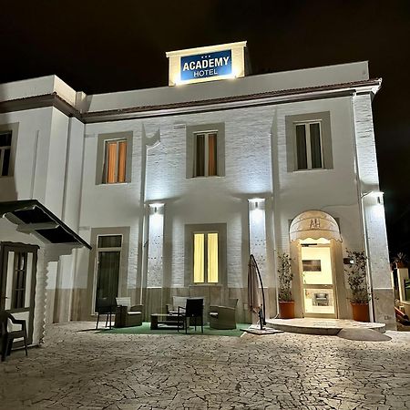 Academy Hotel Фьюмичино Экстерьер фото