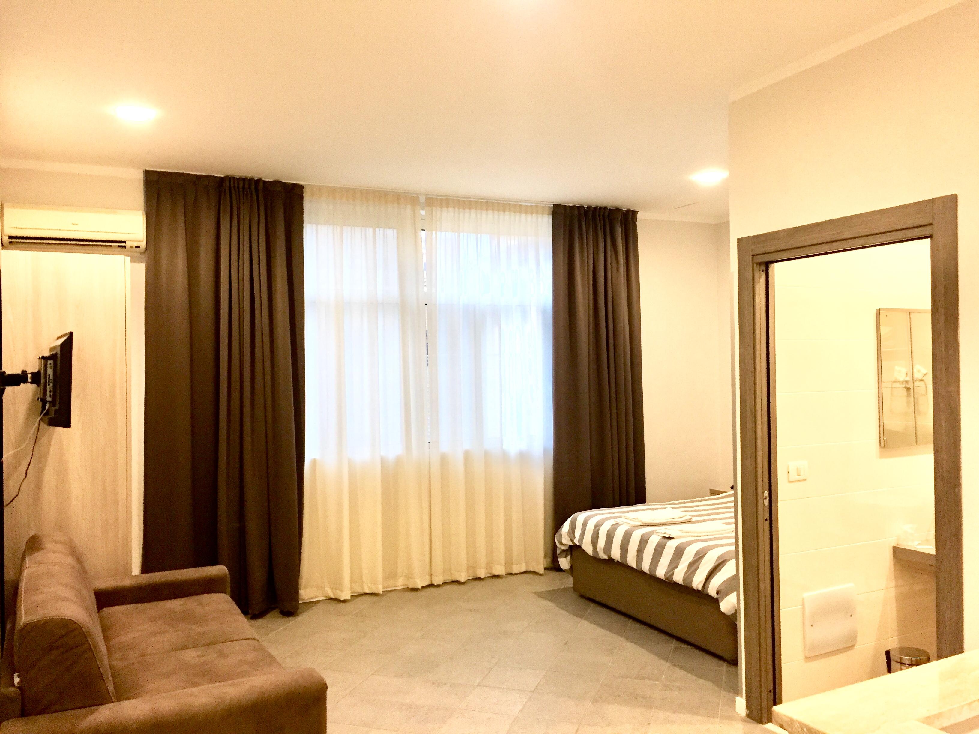 Academy Hotel Фьюмичино Экстерьер фото